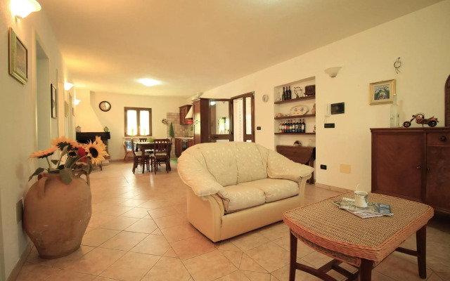 Dora Lovely Country Home