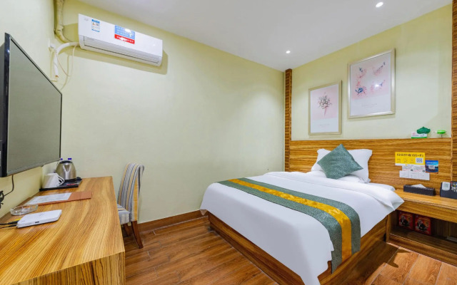 V8 Boutique Hotel