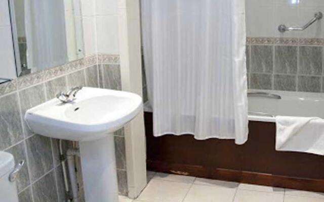Macdonald Bobsleigh Hotel