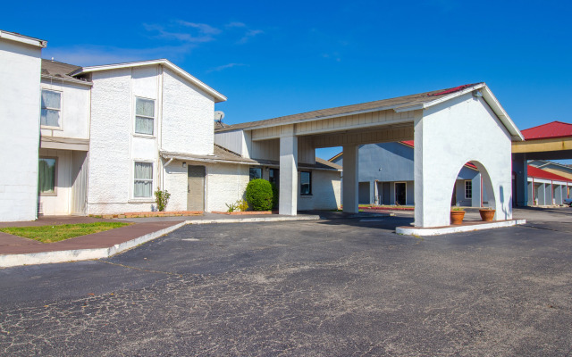 Studio Inn Exten Stay Oklahoma City Airport by OYO