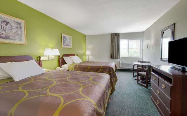 Super 8 by Wyndham De Soto