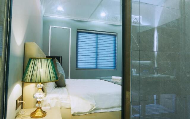 The Alcove Apartments