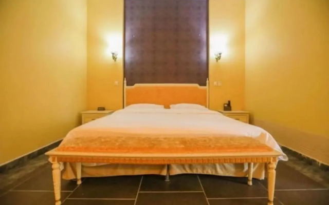 Chateau Monette Hotel & Resort