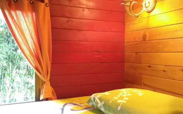 Hosteria La Roulotte Mindo