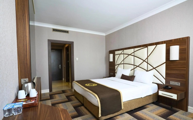 The Grand Mira Hotel