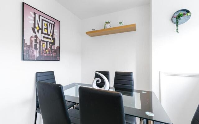 Brambles House West Drayton 3 Bedroom