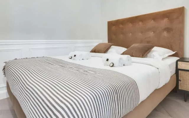 Stylish 2bd House in Central Paris by Guestready
