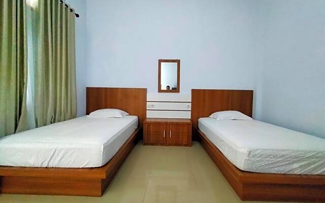 RedDoorz @ Sunset Resort Bau Bau