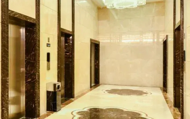 Hexinshi Hotel (Chongqing West Railway Station)