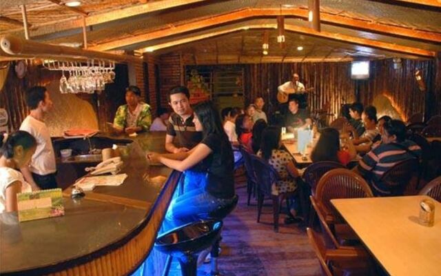 Seabreeze Lodge and Cafe