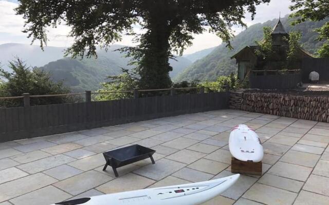 Spacious 4-bed House in Lynton