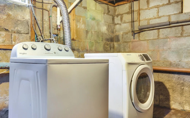 'the Peaceful Post' Cozy Winter Escape in Kingston