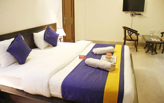 Oyo Rooms Noida City Centre 208
