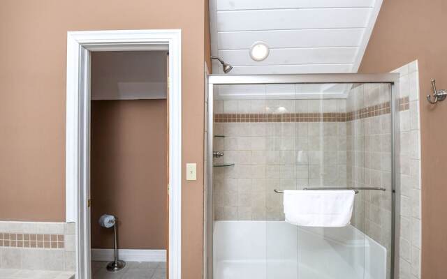 Donnas Choice 4 Bedroom House