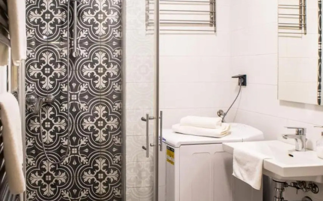Very stylish and fresh studio home in the center