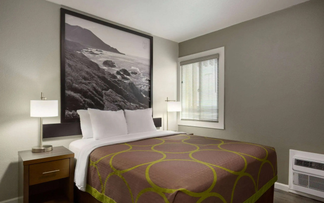 Super 8 by Wyndham Eureka