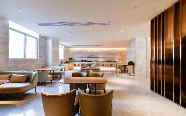 Ji Hotel Xian Xinjiamiao Metro Station