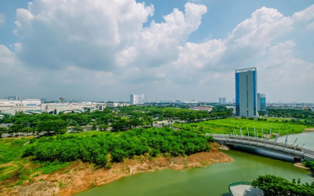 Comfortable 2Br Apartment At Springlake Summarecon Bekasi