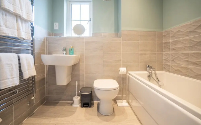 Six Bedroom New-build Detached House In Bicester