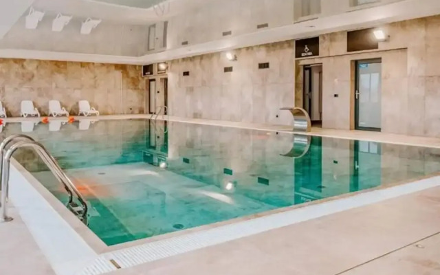 Apartment Overlooking the River, Pool, Dziwnow