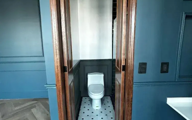 The Sapphire View Suite