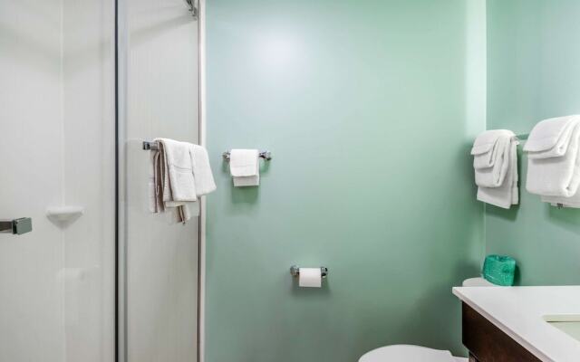 Econo Lodge Inn & Suites Lincoln