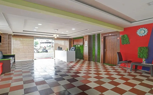 Hotel White House by OYO Rooms