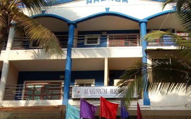 OYO Townhouse 240 Magnum Resorts Candolim