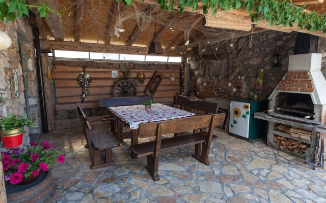 Authentic Large Villa With Private Swimming Pool & Wellness