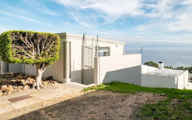 Private Secure Studio in Camps Bay The Cove