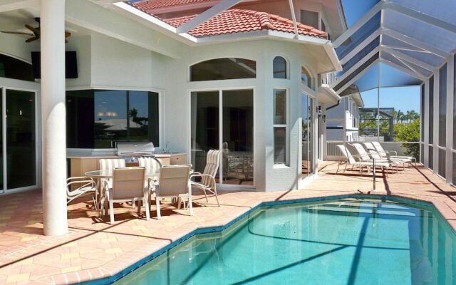 Pet-friendly Waterfront Home With Heated Pool and spa