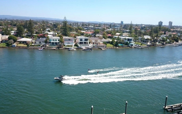 Surfers Hawaiian Apartments