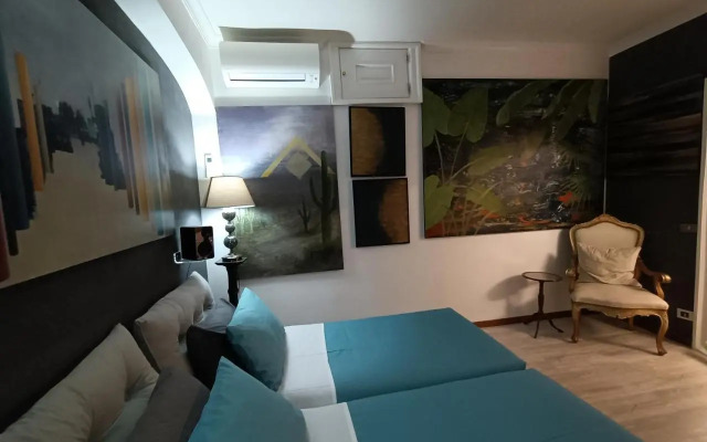 Spanish Steps bedroom