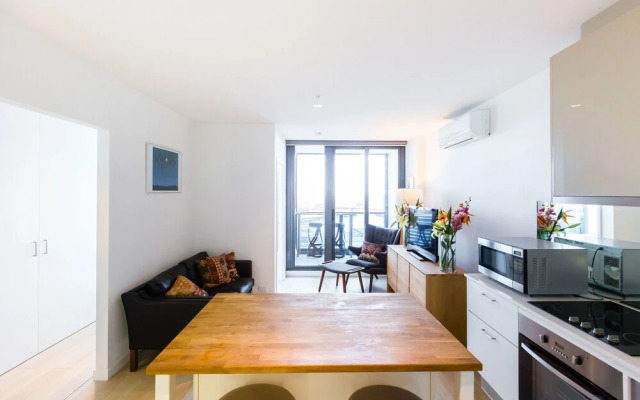 EVA, 1BDR Melbourne Apartment