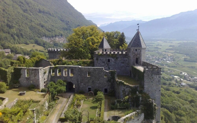 Отель Ô & Cimes