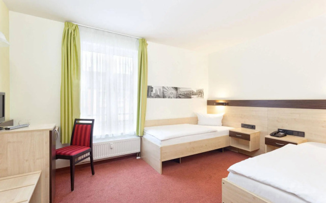 Hotel Mit-Mensch