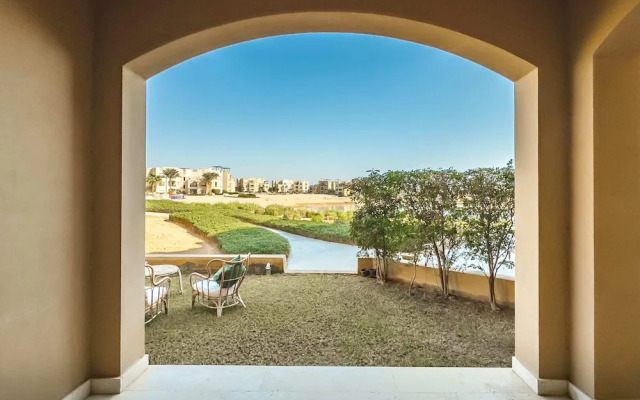 Xuru Stays I The 2bdr Warmhearted Waterside Apt