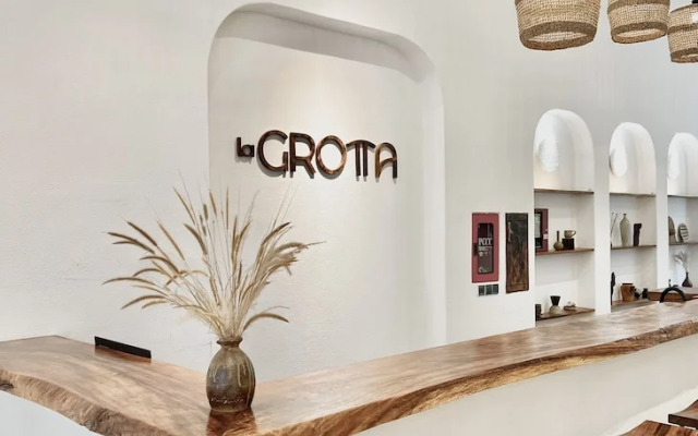 La Grotta Hotel