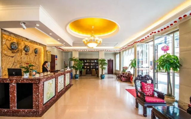 Rushe Inn