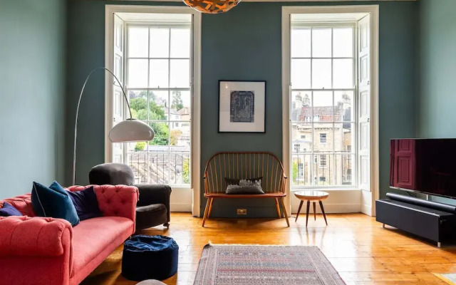 Grand Georgian Townhouse With Garden