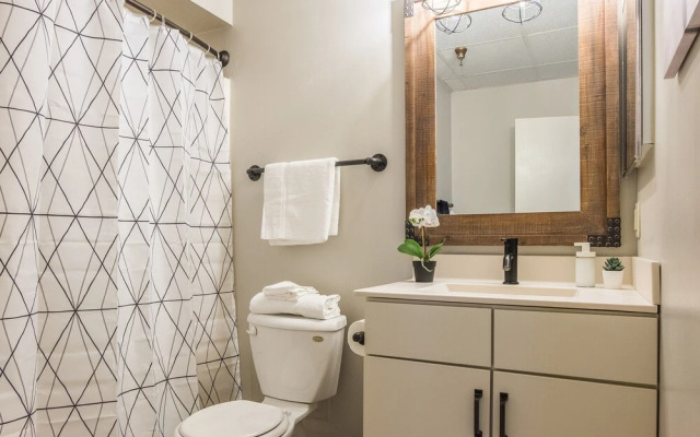 FRONTDESK 50 4th Ave Apts North Loop Warehouse District