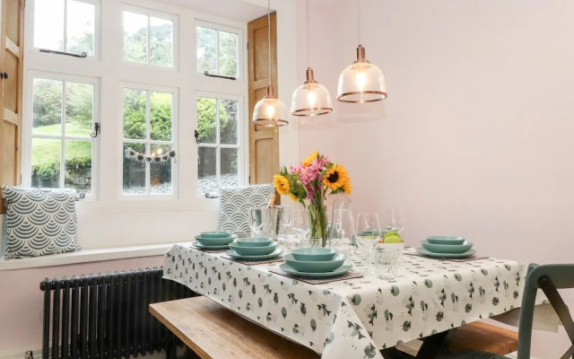 Eller Close House
