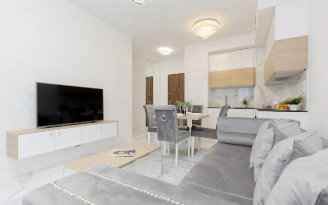 Sarmacka Apartment Warsaw by Renters