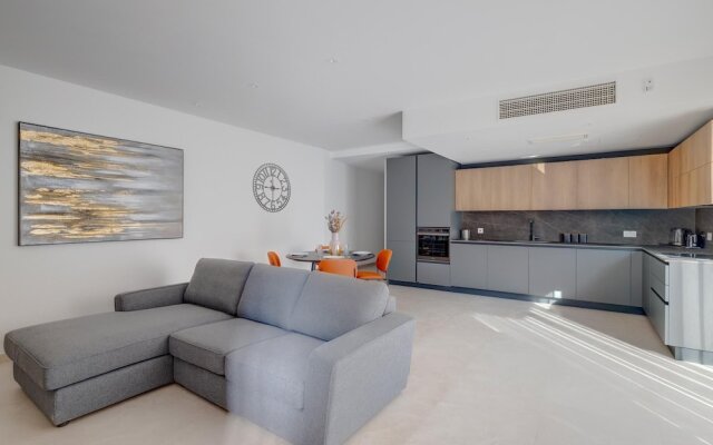 Luxury 2BR Apartment in Portomaso