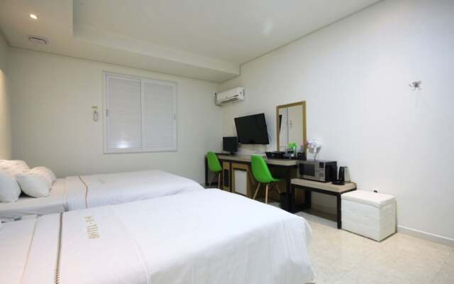 Jeonju Sinsigaji Hotel Moa