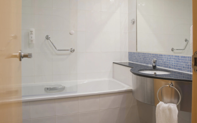 Holiday Inn Express Barcelona - Molins de Rei by IHG