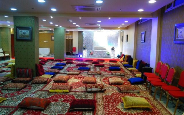 Pioneer Hotel Apartments