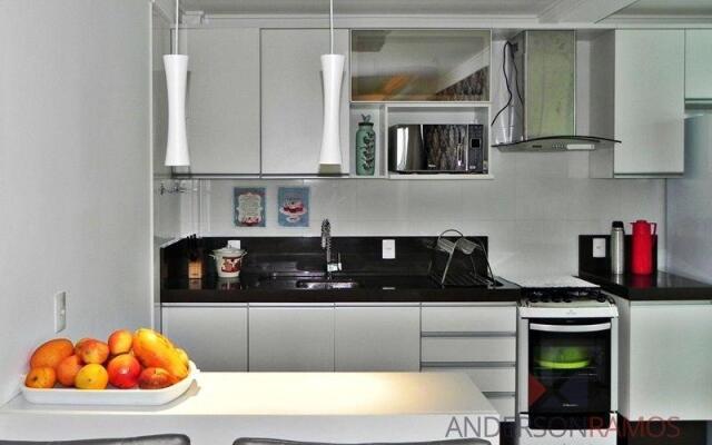 1056 - Apartamento para locação na praia de Bombinhas