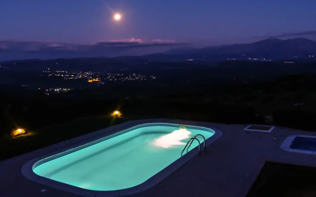 Luxurious Panoramic View Villa