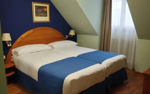Hotel Covaleda Soria